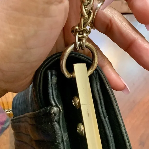 VINCE CAMUTO LEATHER SHOULDER BAG - Picture 11 of 13